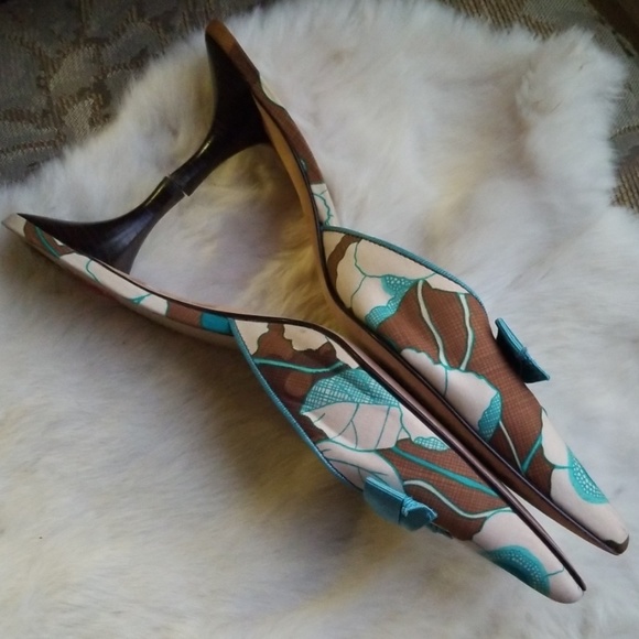 βHPπ¦Oscar de la Renta Mules - Picture 2 of 8